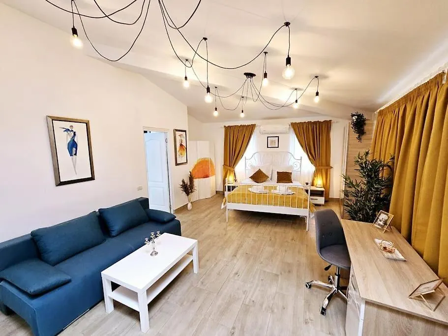 Cozy & Comfortable Apartment, Cismigiu Park - Pop7 Bucureşti 0*,  România